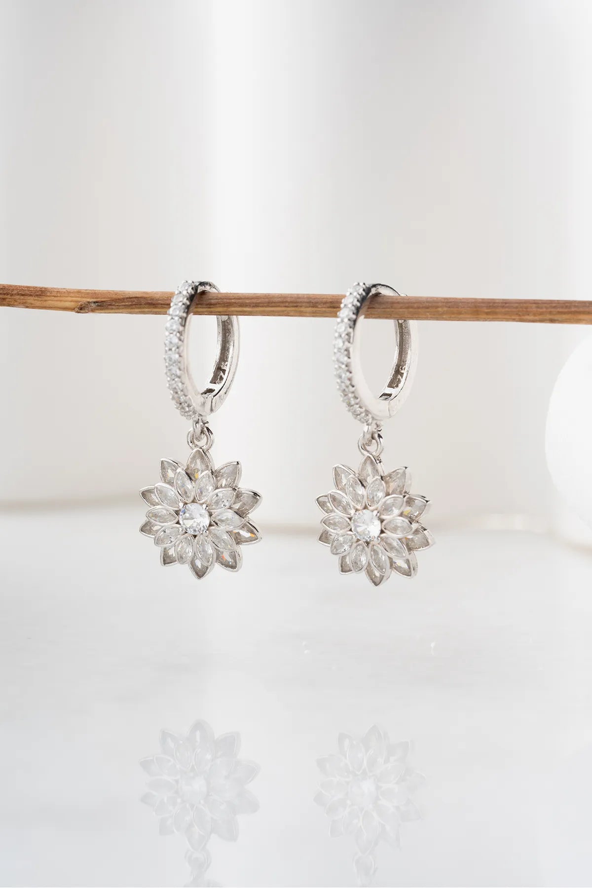 Boucles d'oreilles Lotus Elegance - 925 Silver & Zirconia
