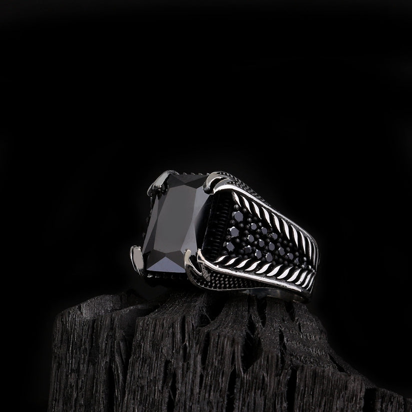 Bague en argent sterling 925 avec pierre de zircone noire
