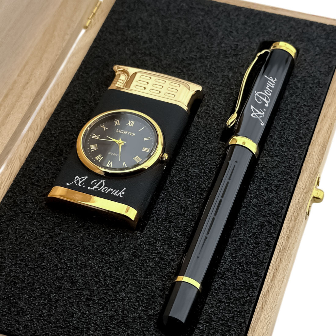Persoonlijk Gegraveerde Aansteker met Horloge en Rollerpen Geschenkset - In Houten Doos