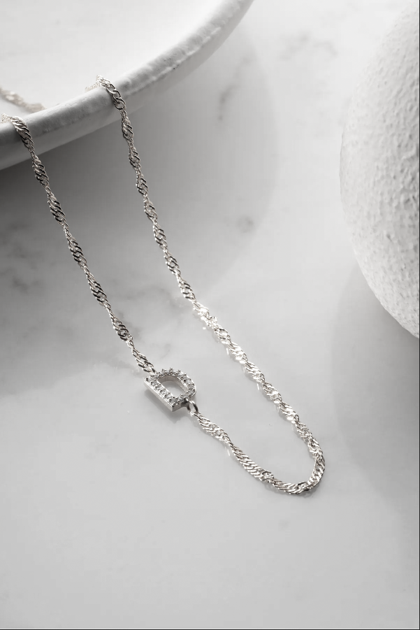 Vergulde naamketting met letter – 925 sterling zilver