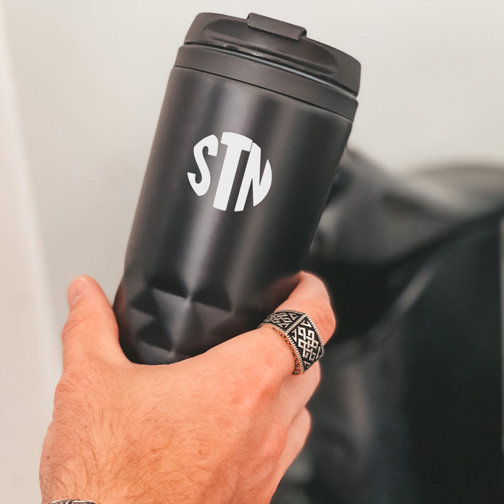 Tasse thermos graphique avec texte 1