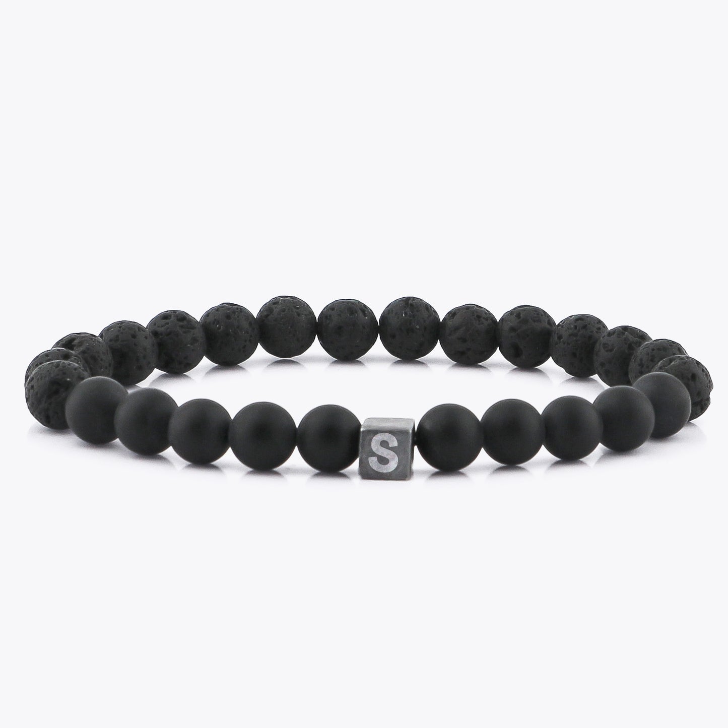Bracelet perlé avec lettre