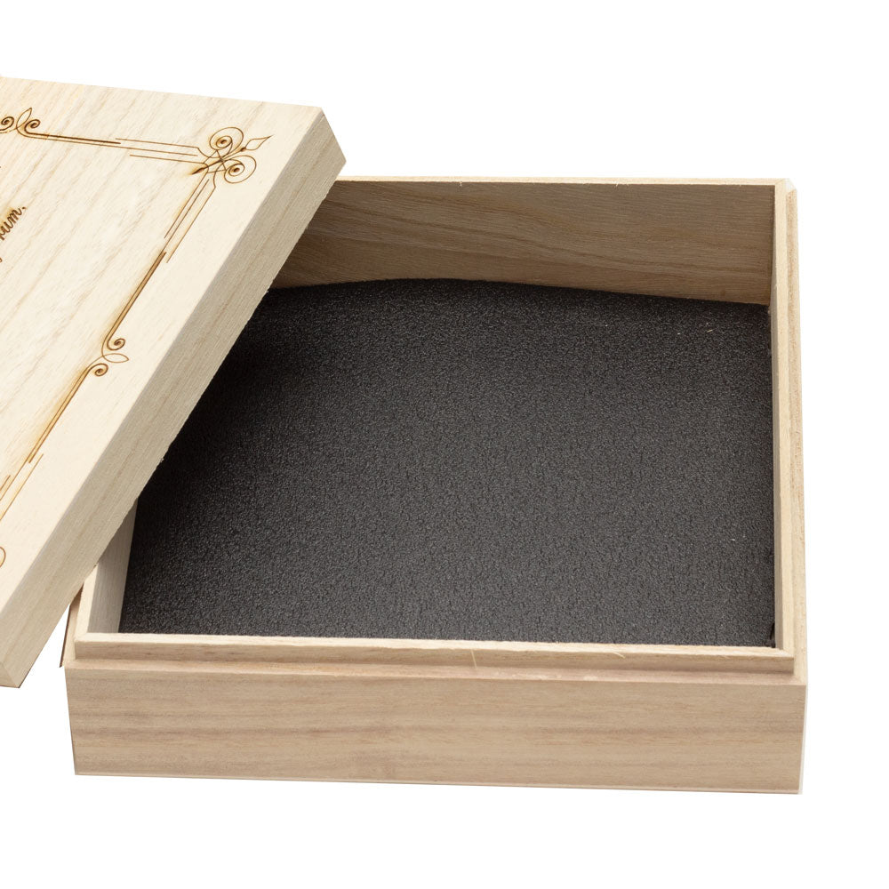 Coffret en bois gravé 20cm*20cm