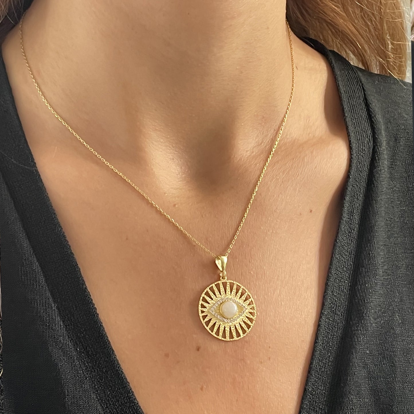 Médaillon Soleil avec Oeil - collier