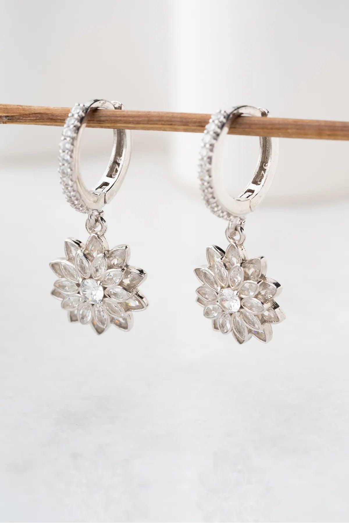 Boucles d'oreilles Lotus Elegance - 925 Silver & Zirconia