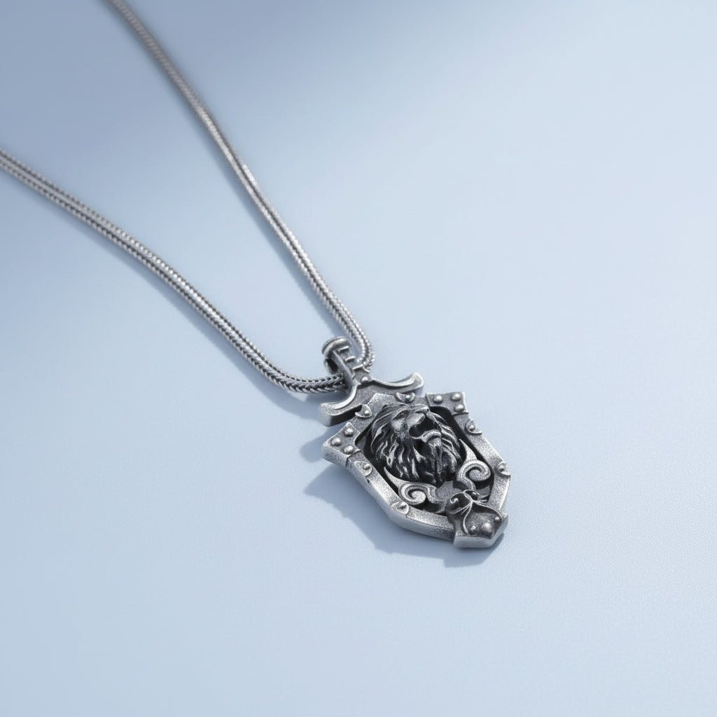 925 Silver Lion Pendant en design de bouclier