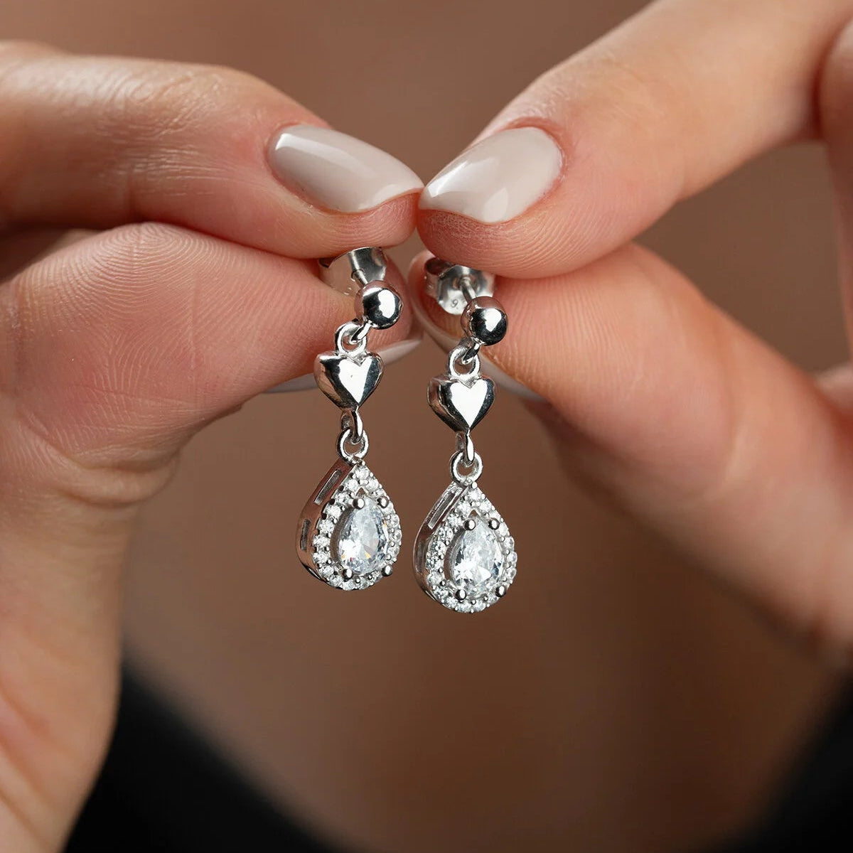 Boucles d'oreilles en argent avec motif cœur et goutte