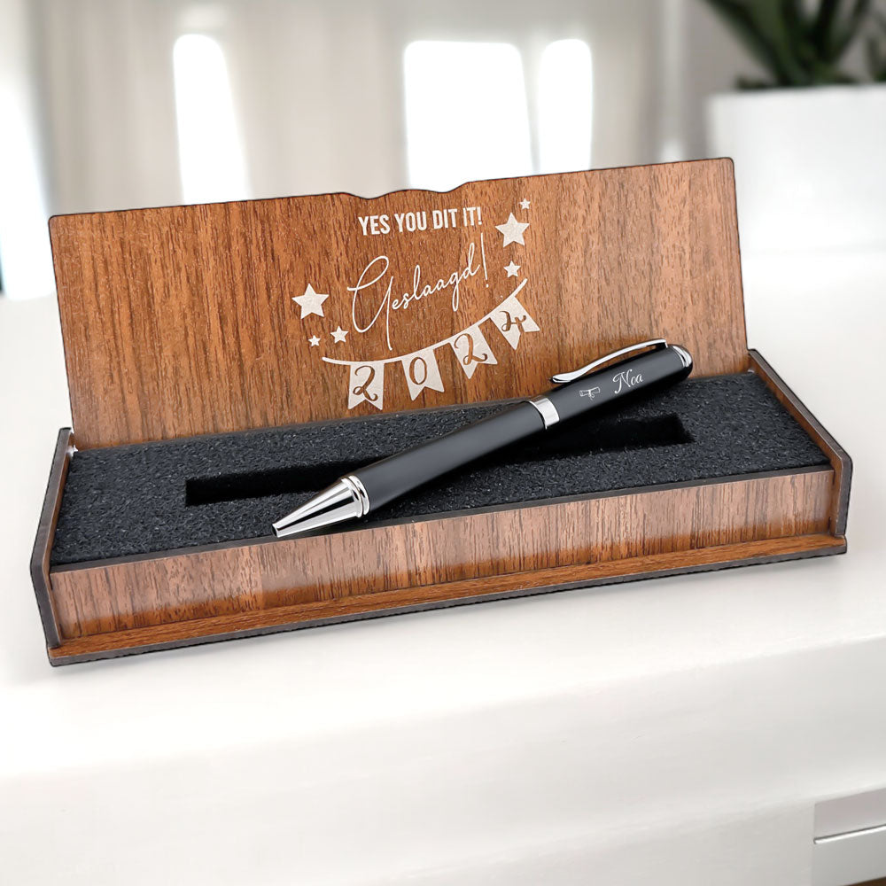 Stylo à bille gravé personnellement dans une boîte en bois - Cadeau réussi 1