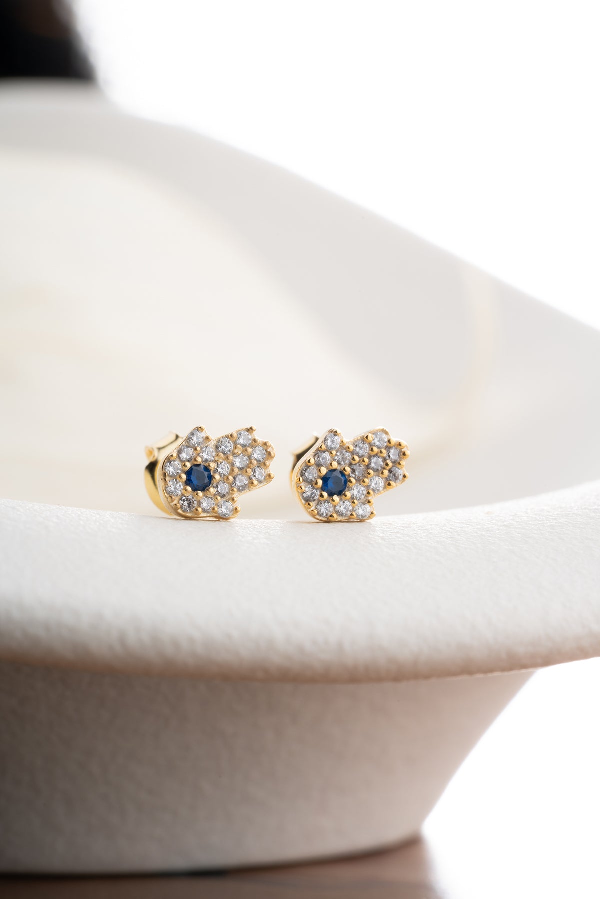 Boucles d'oreilles à la main de Fatima avec un œil