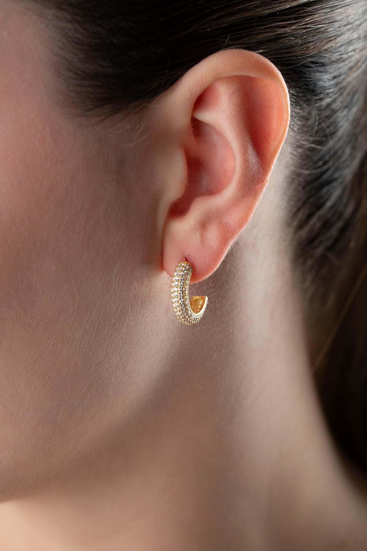 Boucles d'oreilles de demi-cerceau étincelantes