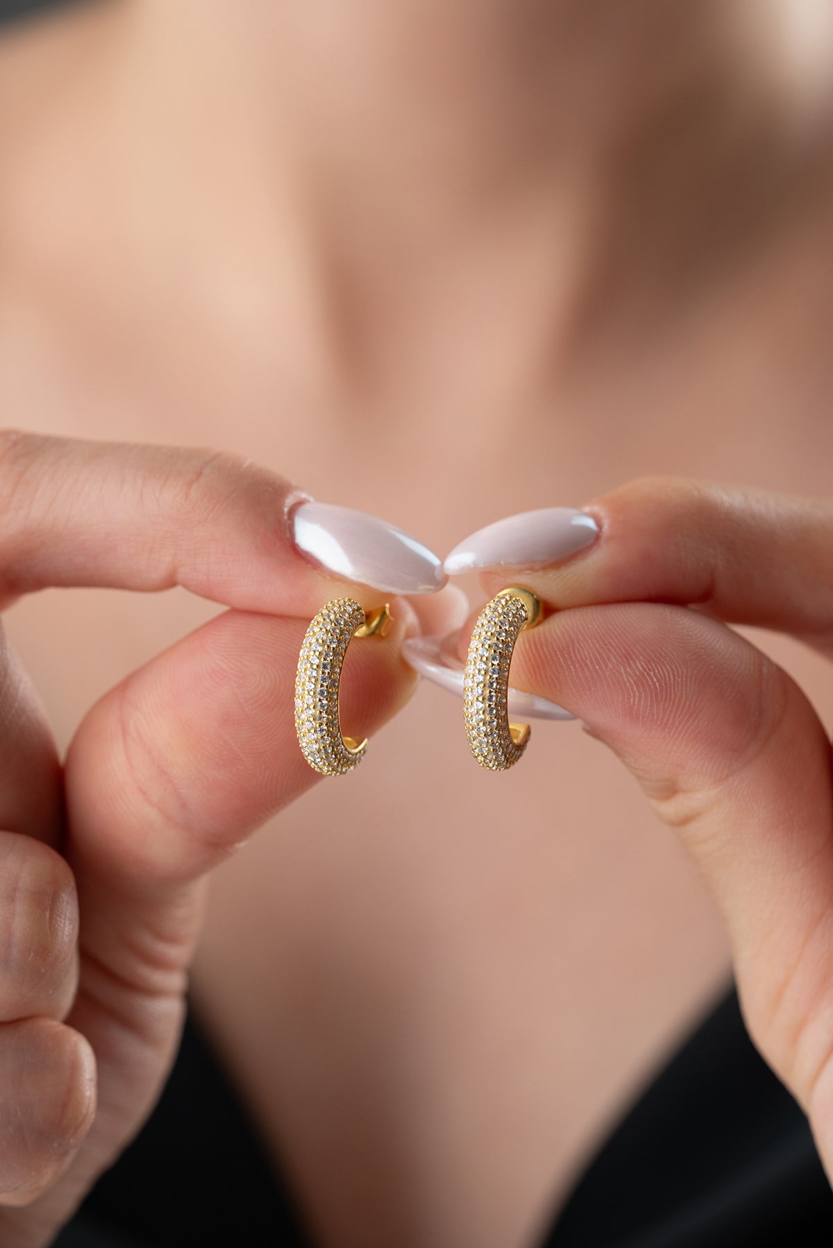 Boucles d'oreilles de demi-cerceau étincelantes