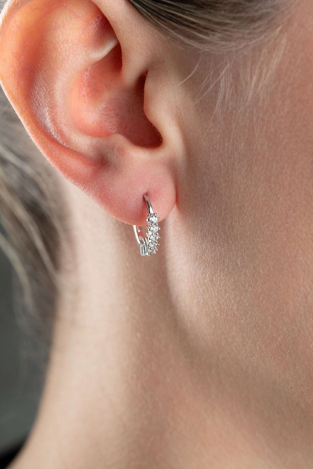 Boucles d'oreilles en argent avec zircone scintilante