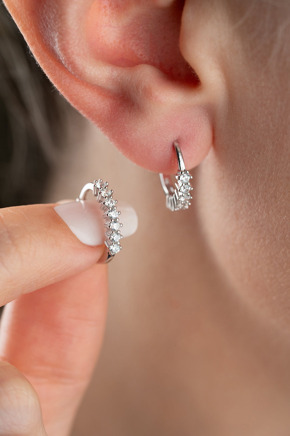 Boucles d'oreilles en argent avec zircone scintilante