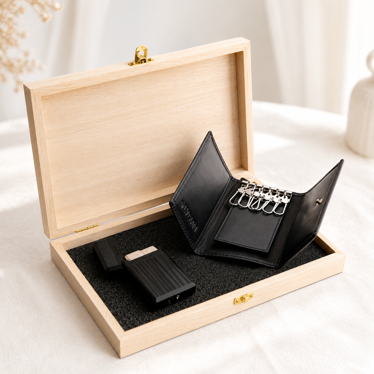 Coffret cadeau porte-clés et briquet en cuir personnalisé