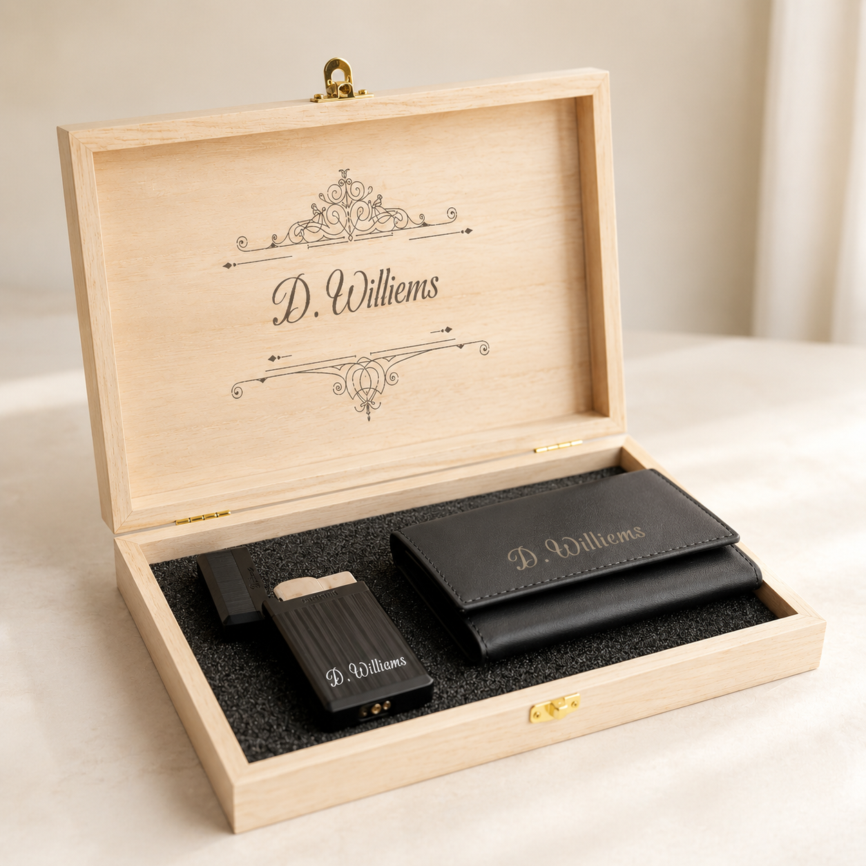 Coffret cadeau porte-clés et briquet en cuir personnalisé