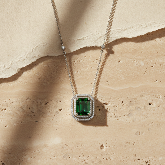 Collier en argent sterling élégant 925 avec zircone verte rectangulaire