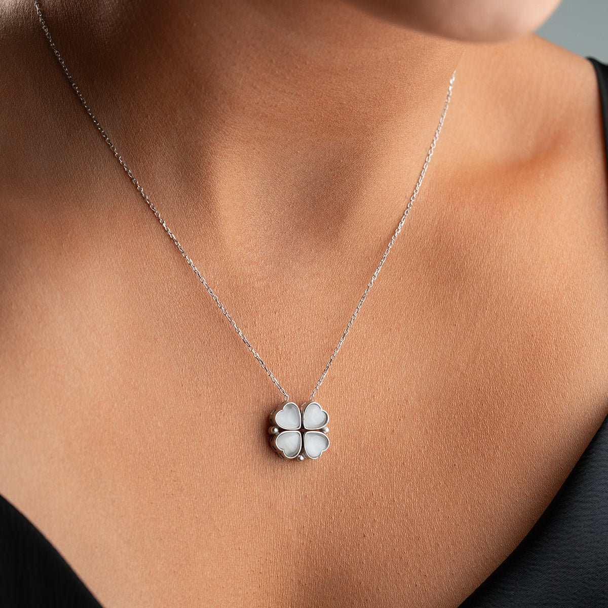 Klaver Ketting met Witte Steen | 925 Zilver