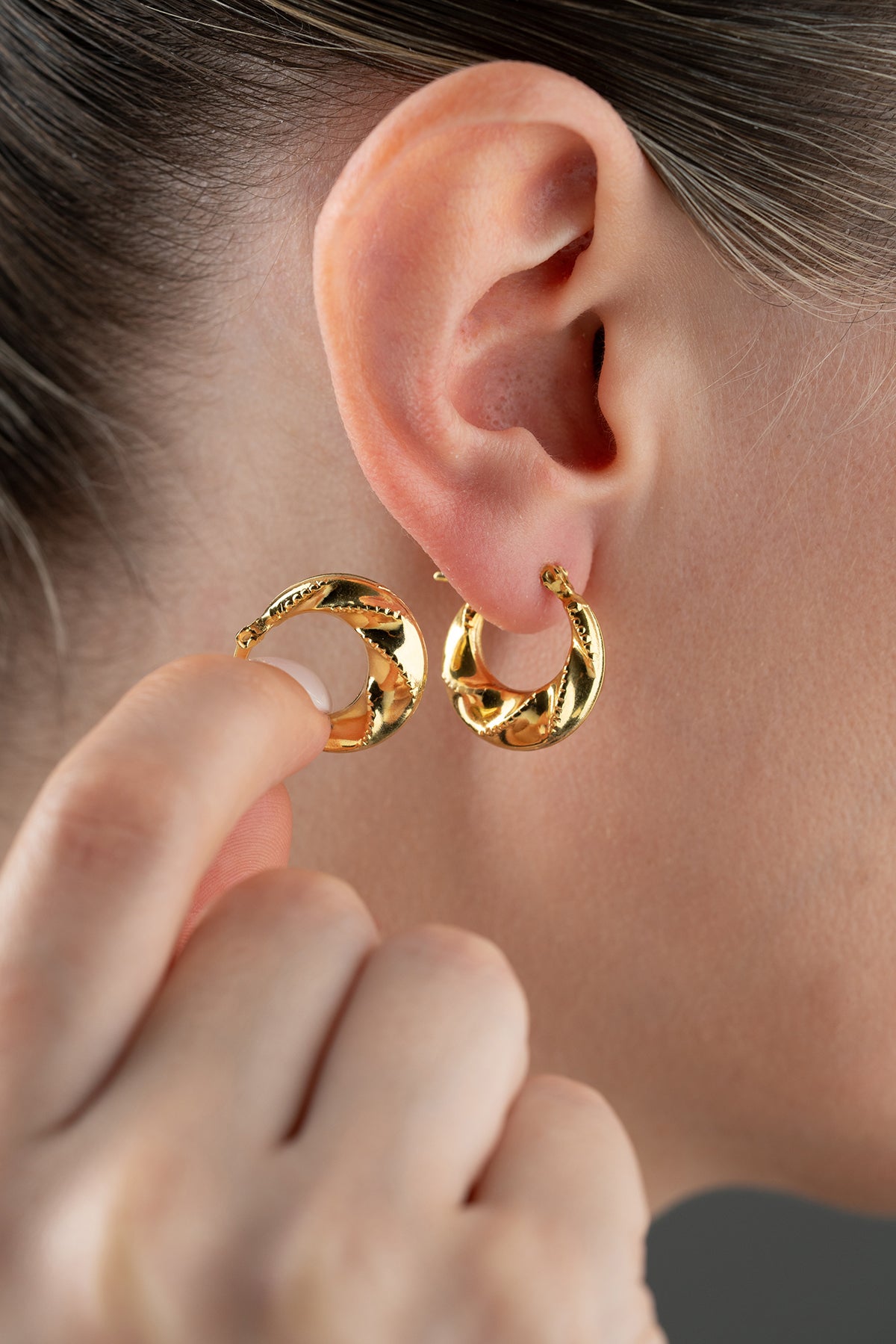 Boucles d'oreilles cerceaux ondulées