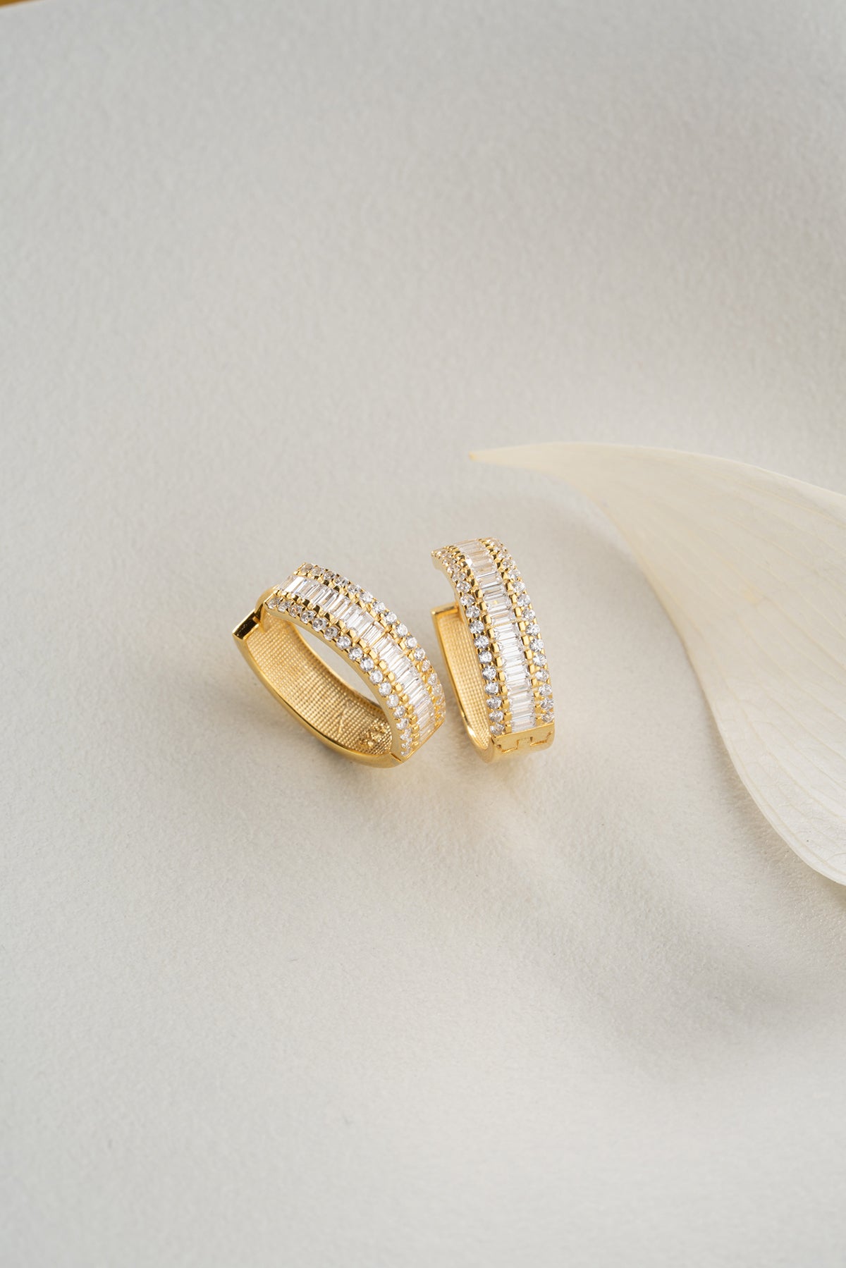 Baguette Glow - Boucles d'oreilles élégantes avec des pierres de baguette