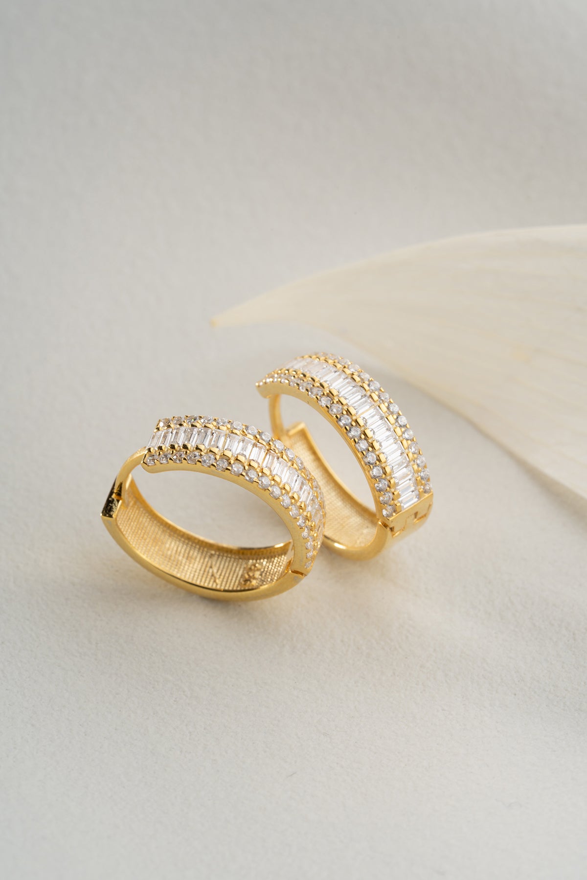 Baguette Glow - Boucles d'oreilles élégantes avec des pierres de baguette