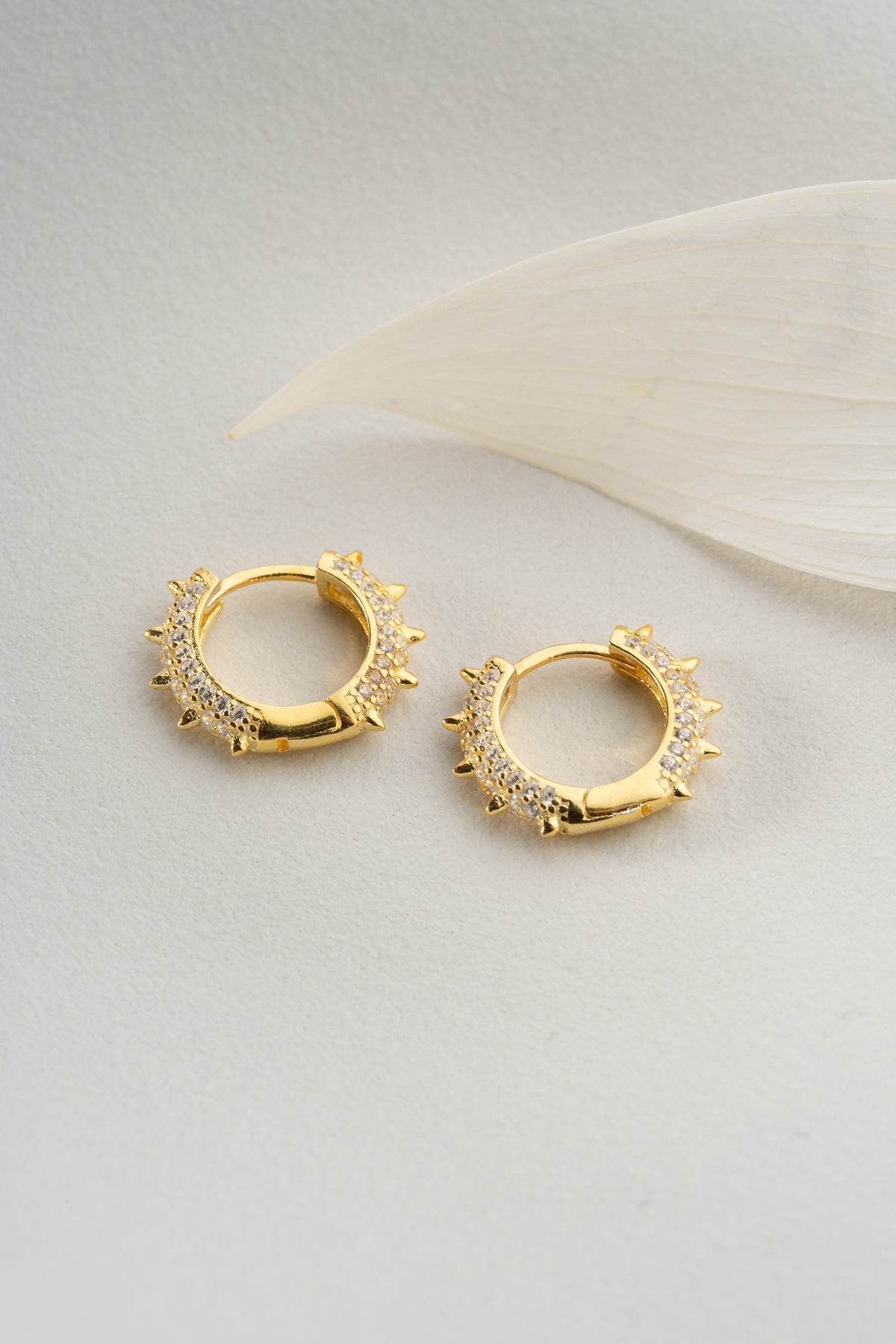 Stellaire Spike Oorringen - Zircone pic sur des cerceaux
