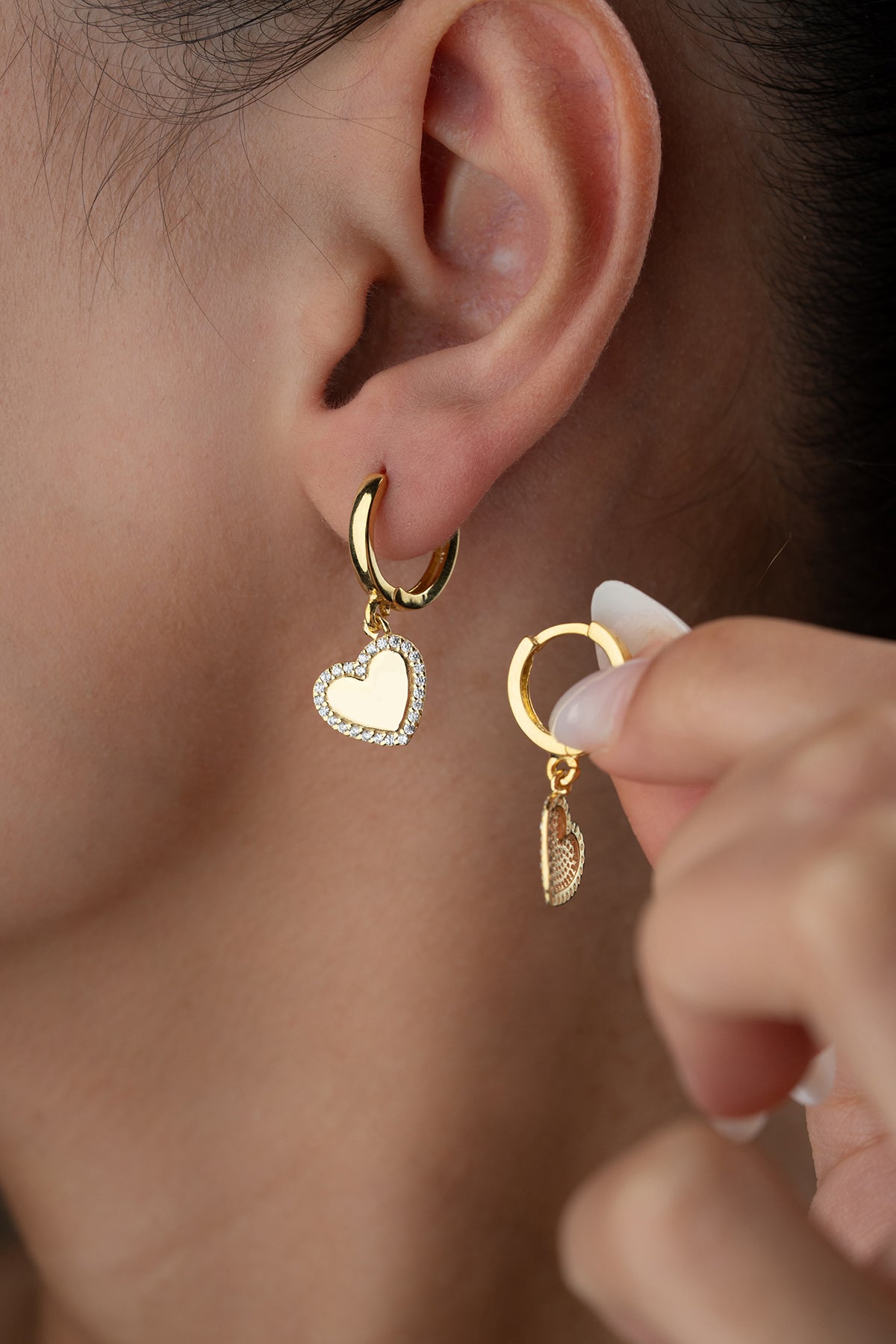 Boucles d'oreilles en forme de coeur avec pierres