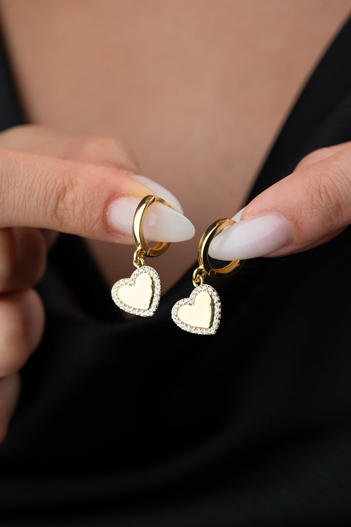 Boucles d'oreilles en forme de coeur avec pierres