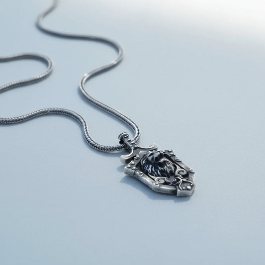 925 Silver Lion Pendant en design de bouclier