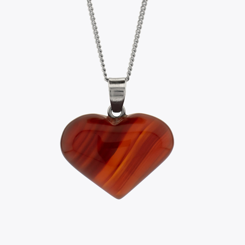 Pendentif coeur en agate rouge avec chaîne