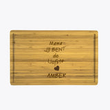 Graver une planche de service et de découpe en bambou personnalisée